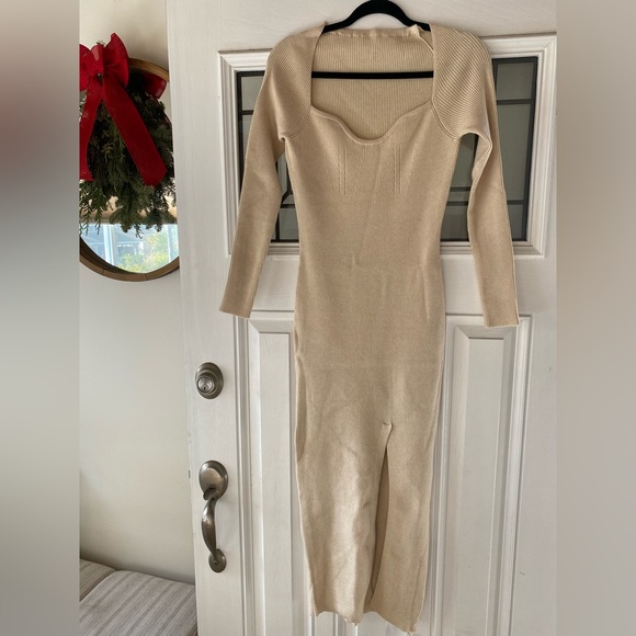 First Choice Rib Slit Midi Sweater Dress

Color: Apricot
Size: M - Picture 2 of 4